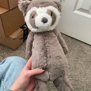 Hello Megan! I’m selling moms raccoon